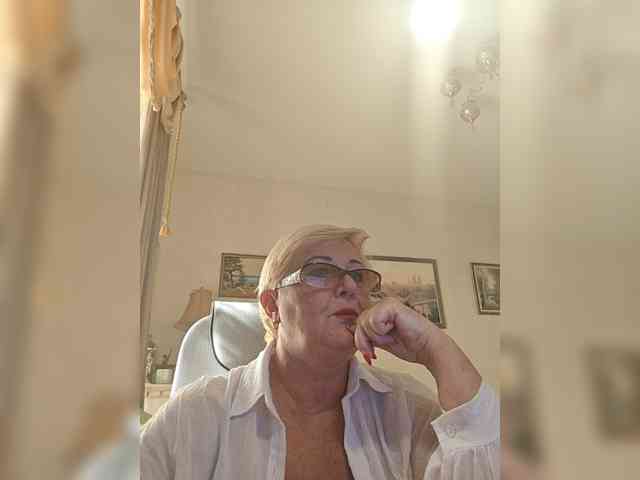 KarinkaSweet webcam