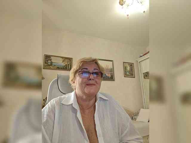 KarinkaSweet webcam
