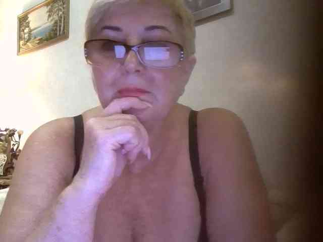 KarinkaSweet webcam