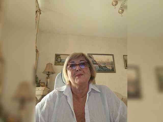 KarinkaSweet webcam