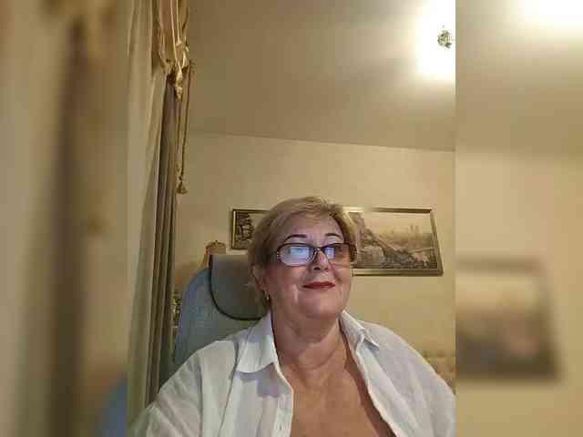 KarinkaSweet webcam