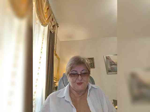 KarinkaSweet webcam