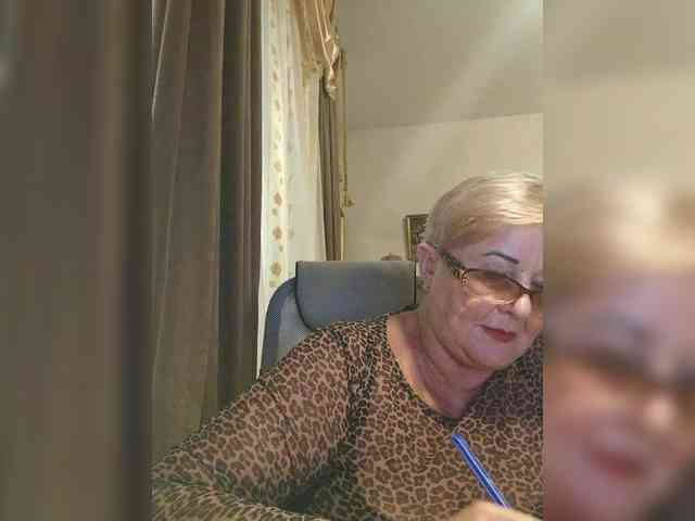KarinkaSweet webcam