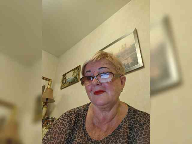 KarinkaSweet webcam