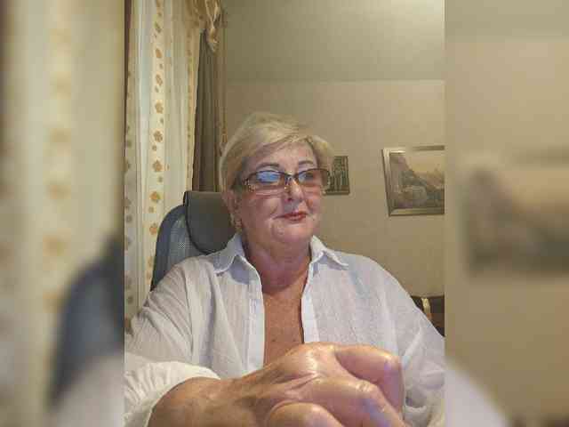 KarinkaSweet webcam