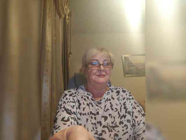 KarinkaSweet webcam