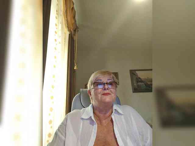 KarinkaSweet webcam