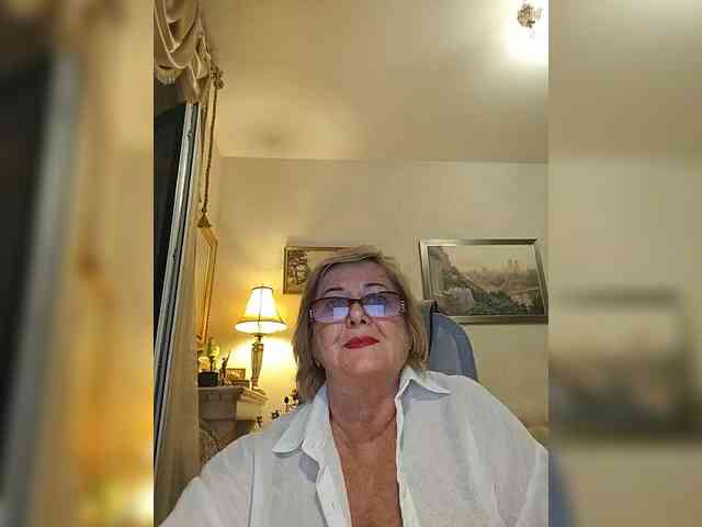 KarinkaSweet webcam