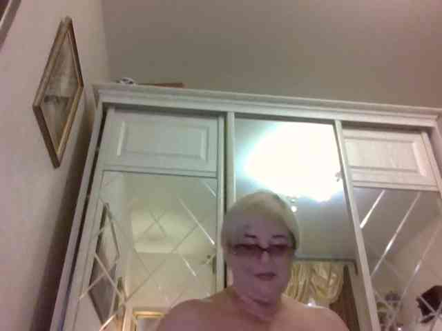 KarinkaSweet webcam