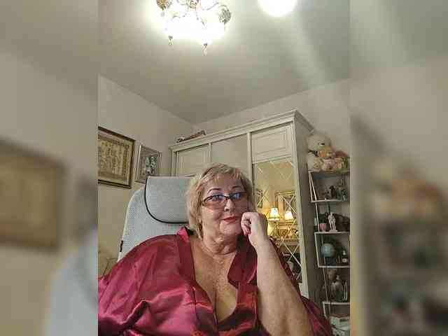 KarinkaSweet webcam