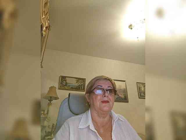 KarinkaSweet webcam