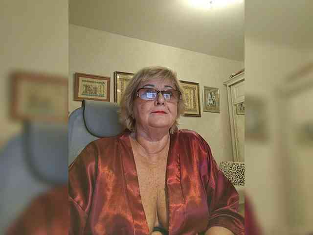KarinkaSweet webcam