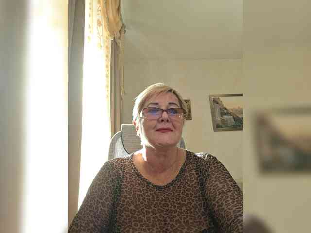 KarinkaSweet webcam