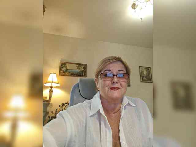 KarinkaSweet webcam