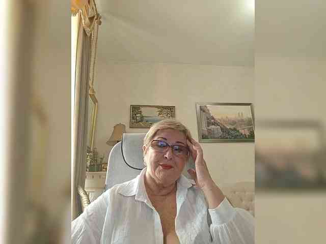 KarinkaSweet webcam