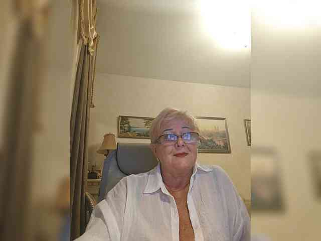KarinkaSweet webcam
