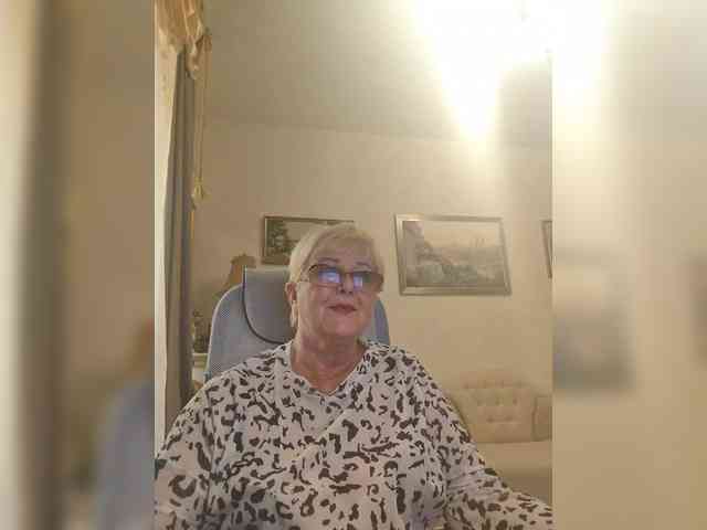 KarinkaSweet webcam