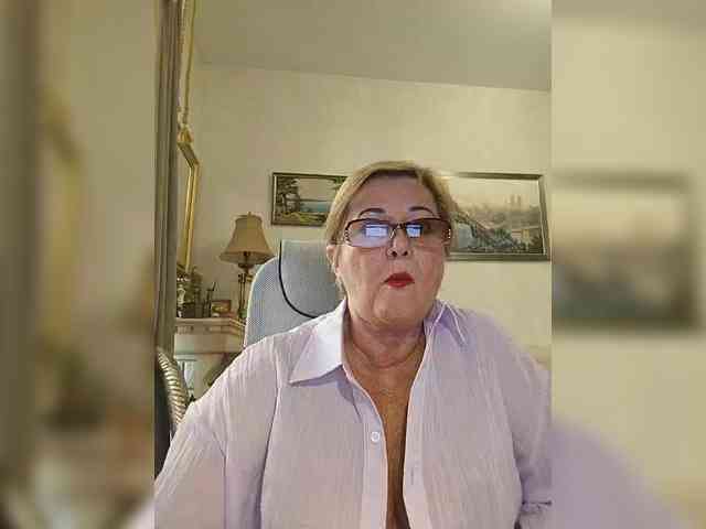 KarinkaSweet webcam