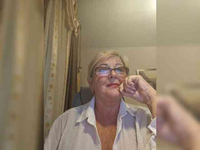 KarinkaSweet webcam