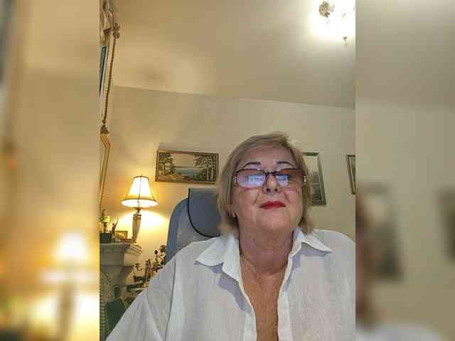 KarinkaSweet webcam