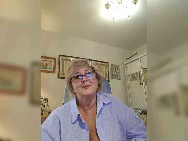 KarinkaSweet webcam