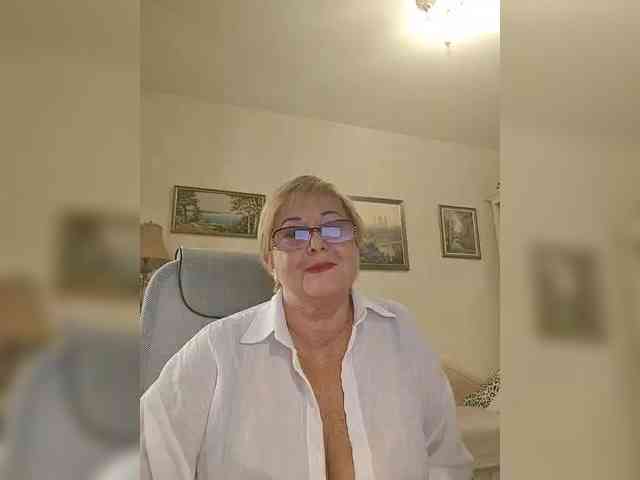 KarinkaSweet webcam
