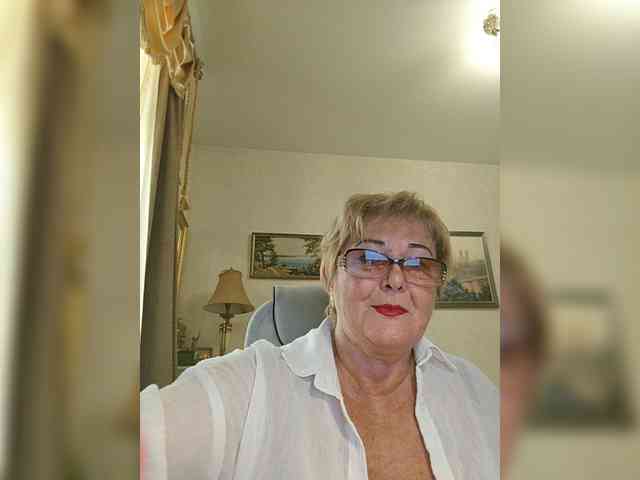 KarinkaSweet webcam