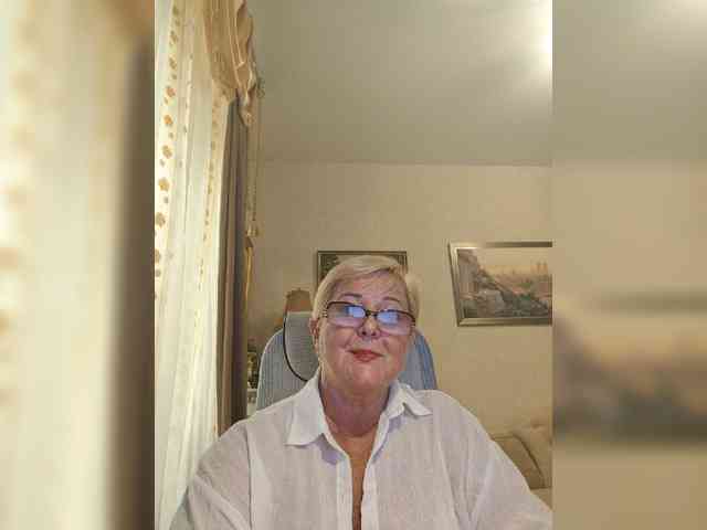KarinkaSweet webcam