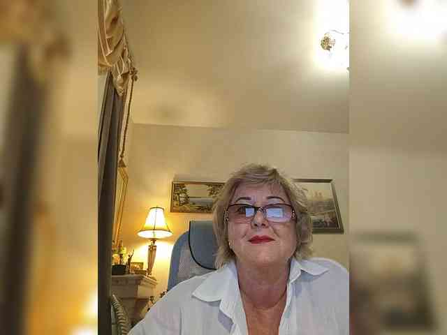 KarinkaSweet webcam