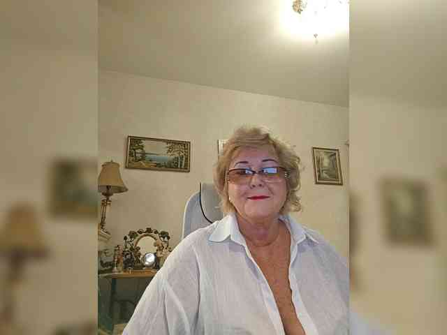 KarinkaSweet webcam