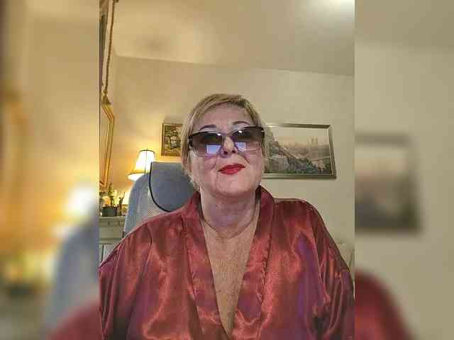 KarinkaSweet webcam