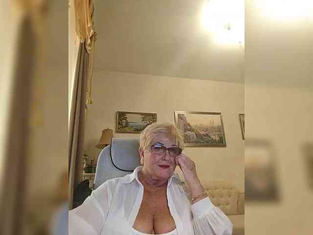 KarinkaSweet webcam