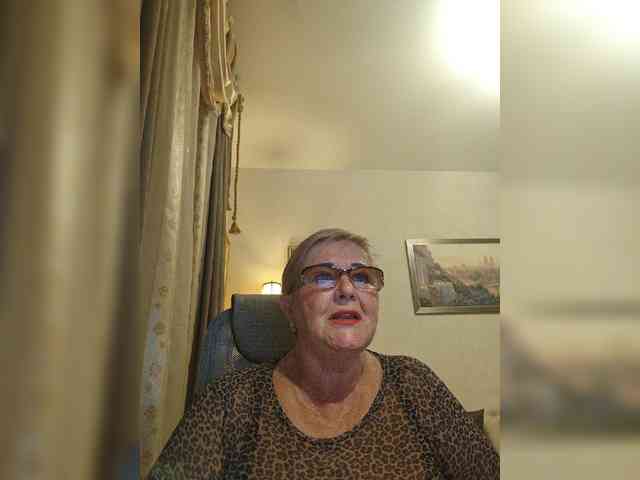 KarinkaSweet webcam