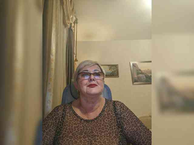 KarinkaSweet webcam