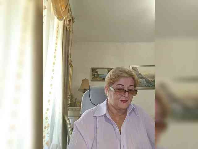 KarinkaSweet webcam
