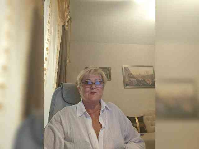 KarinkaSweet webcam