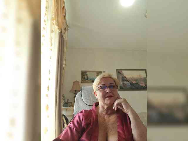 KarinkaSweet webcam