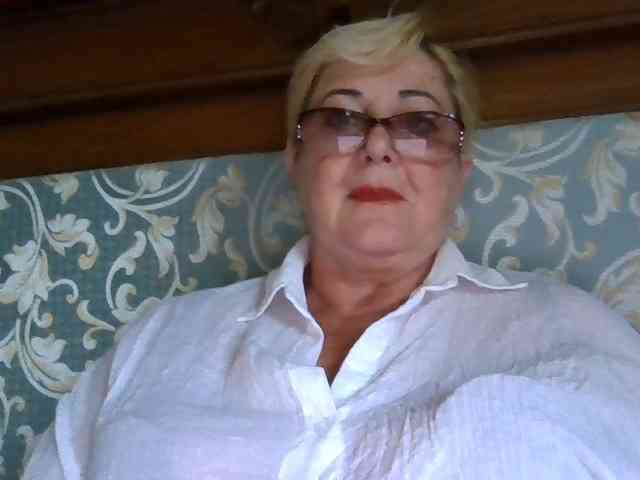 KarinkaSweet webcam