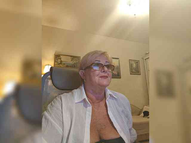 KarinkaSweet webcam