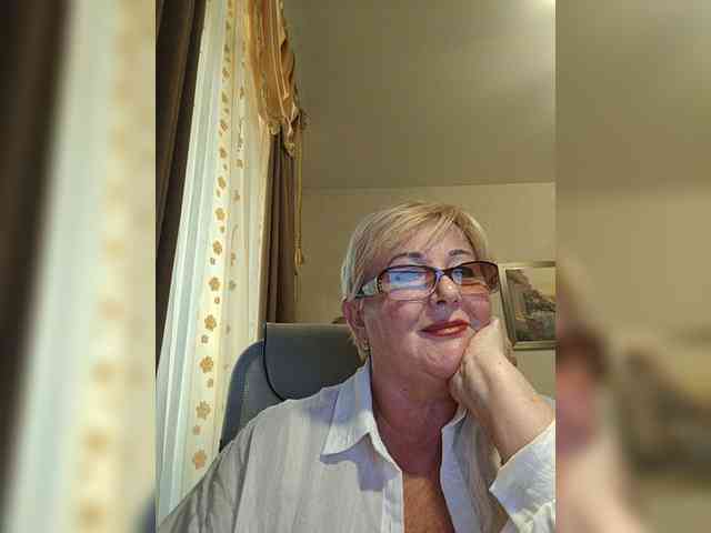 KarinkaSweet webcam