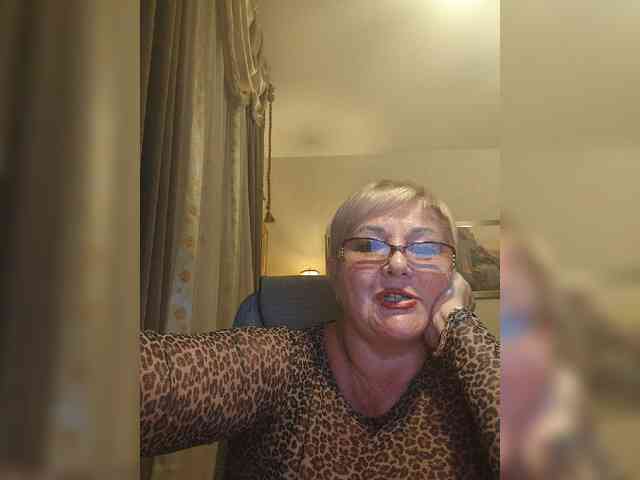 KarinkaSweet webcam