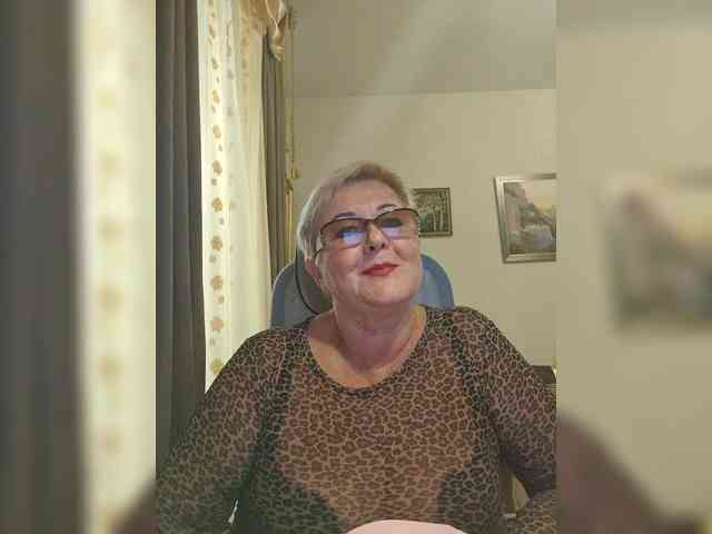 KarinkaSweet webcam
