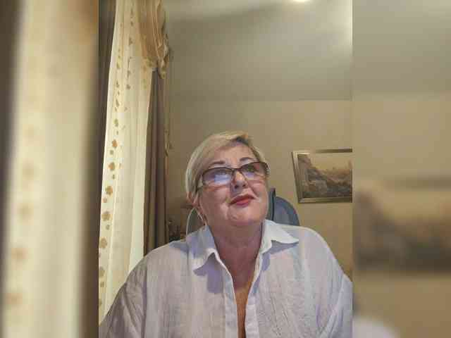 KarinkaSweet webcam