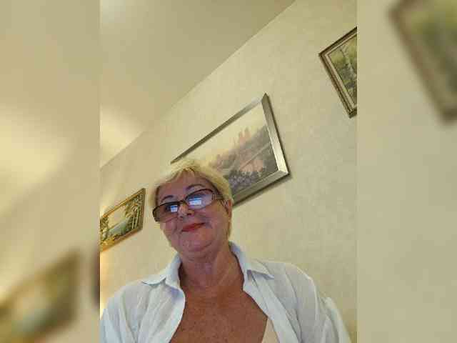 KarinkaSweet webcam