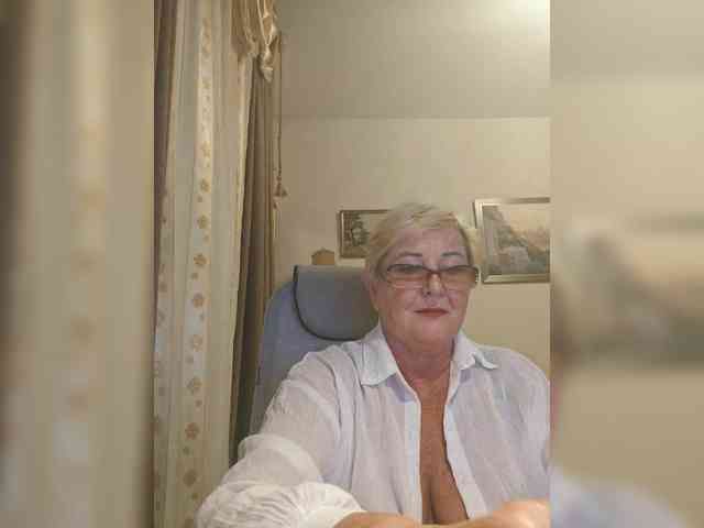 KarinkaSweet webcam