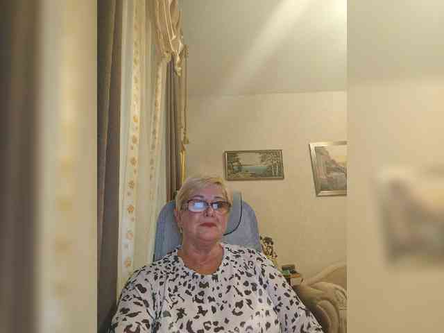 KarinkaSweet webcam