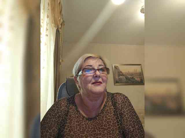 KarinkaSweet webcam