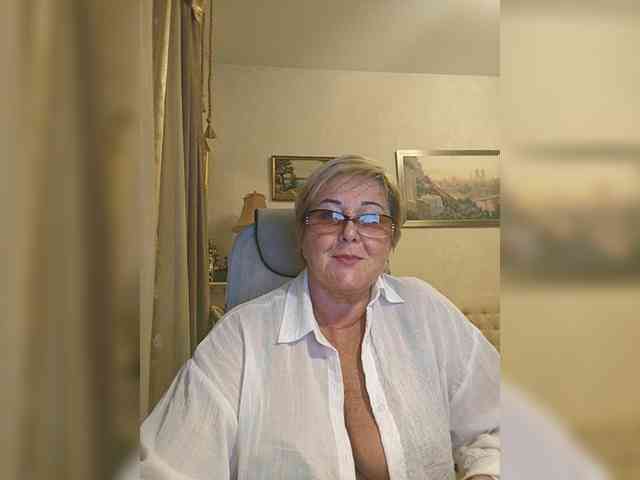 KarinkaSweet webcam