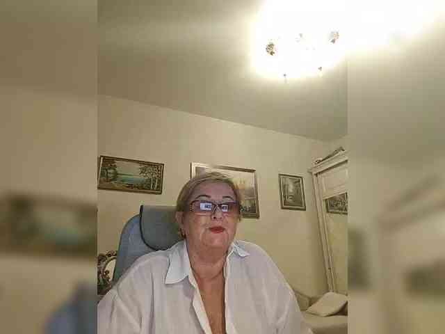 KarinkaSweet webcam