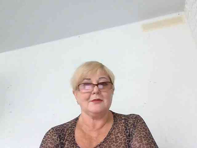 KarinkaSweet live female cam on bongacams